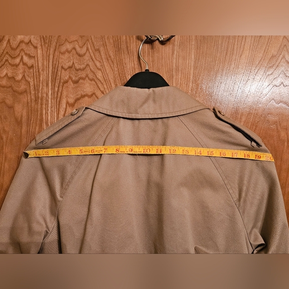 EUC Vintage Ladies' London Fog Trench Coat with Zip-out Lining Size 8 - Picture 15 of 16